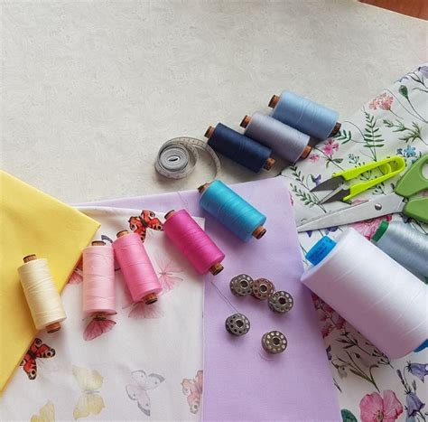 Rôzne druhy látok vhodných na šitie rukavíc