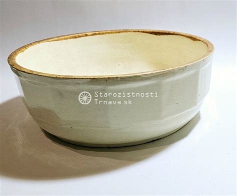 Rozdielne typy zapekacích mís - keramická, porcelánová a sklenená