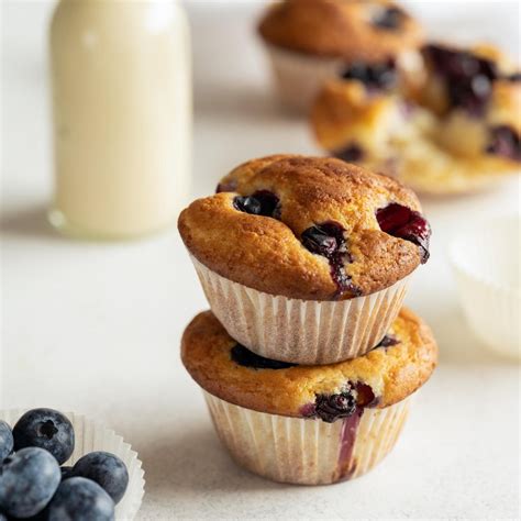Hotové French toast mafiny s jogurtom a ovocím