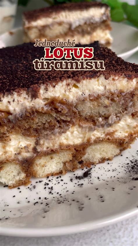 Ilustrácia ingrediencií na tiramisu: mascarpone, vajcia, káva, piškóty, kakao