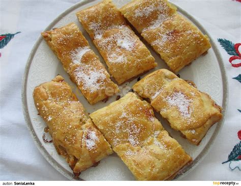 Hotové bezlepkové záviny na plechu