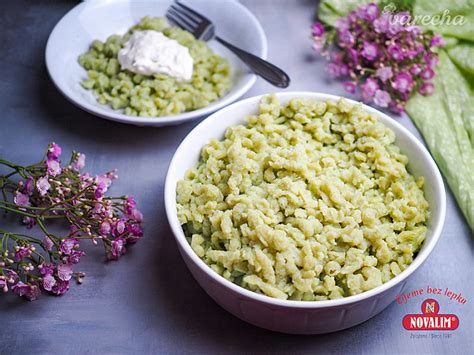 Čerstvé halušky s medvedím cesnakom a kyslou smotanou