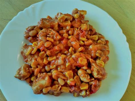 Pikantné kuracie mäso s fazuľou a kukuricou