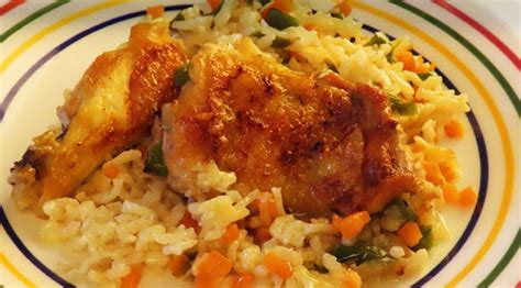 Pečené kura s ryžou a zeleninou v jednom pekáči