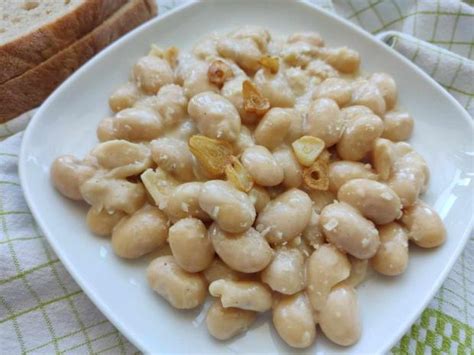 Ingrediencie na fazuľu so smotanou