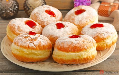 Fašiangové šišky s rôznymi náplňami a polevami