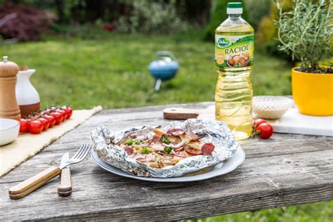 Hotová živánska na otočnom grile