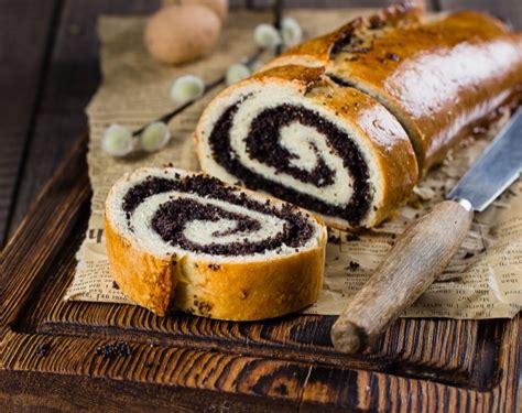 Hotový makový závin