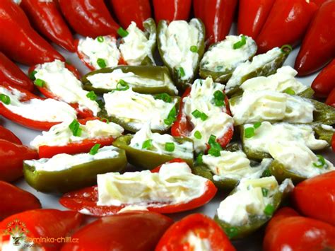 Plnené chilli papričky smotanovým syrom