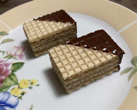 vianočné a veľkonočné karamelové grilážky na podnose