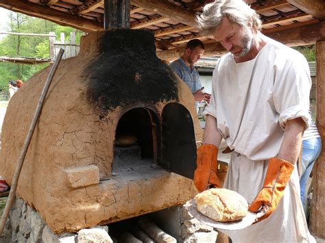 Tradičná slovenská pec na pečenie chleba a koláčov