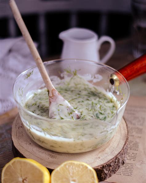 Základné ingrediencie na kôprovú omáčku