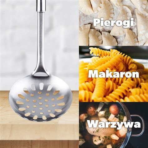 Dierovaná lyžica na zber peny z vývaru