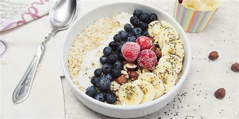 ovsená kaša s malinami a orechmi