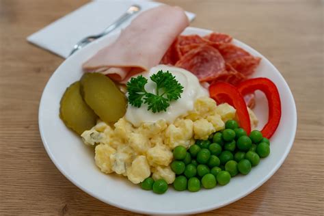 Oblačný chlieb a vajce na obláčiku