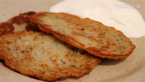 Rozvaľkané cesto na zemiakové placky