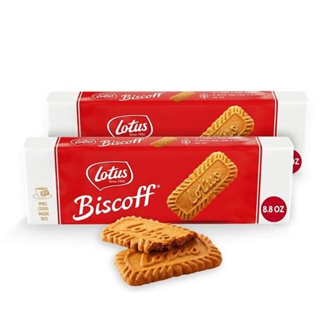 Pohľad na regál so sušienkami Lotus Biscoff v supermarkete