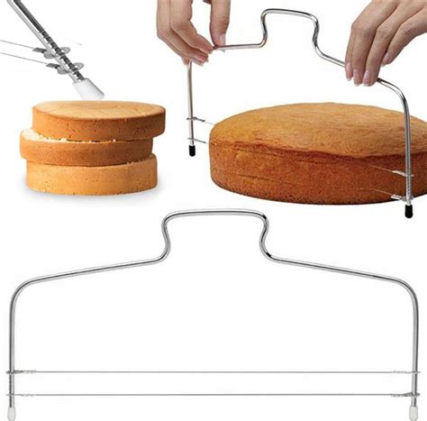 Nôž v horúcej vode pre čisté krájanie torty