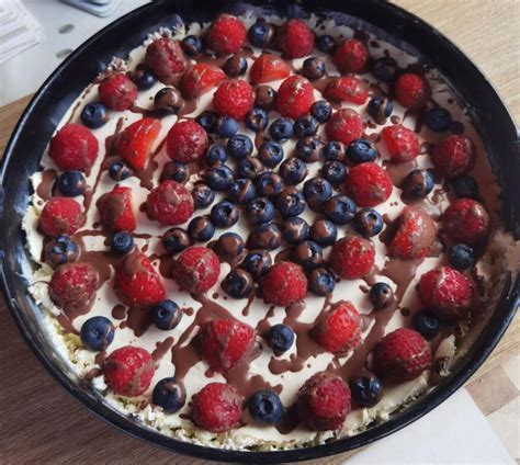 Torta pre diabetikov s čokoládovo-banánovým krémom a čerstvým ovocím