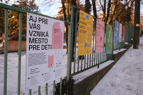Ilustrácia detí zapojených do environmentálneho projektu