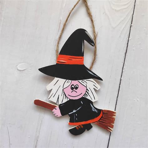 Rôzne Halloweenske dekorácie a kostýmové doplnky