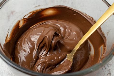 Čokoládová ganache s lesklým povrchom