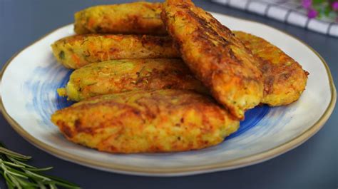 Hotové tofu cuketové karbonátky na panvici