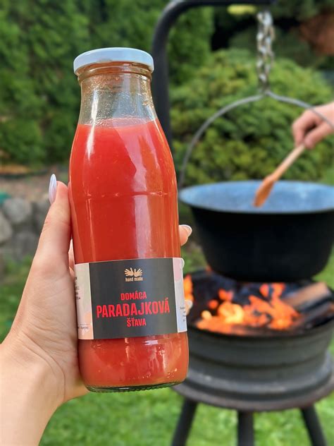 Domáca paradajková passata v pohároch