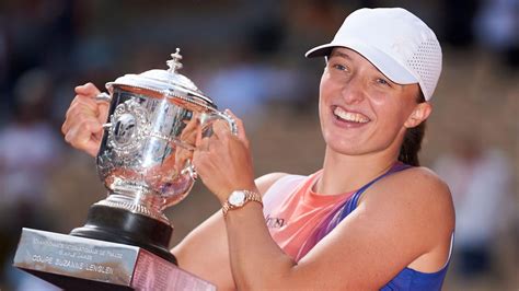 Iga Šwiateková s trofejou French Open
