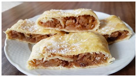 Vizualizácia veľkého jablkového závinu a malých štrúdlíkov