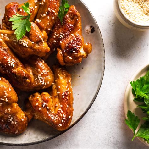 obrázok chrumkavých kuracích stehien z teplovzdušnej fritézy