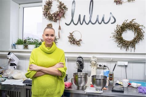 Lucia Gažová v cukrárskej dielni