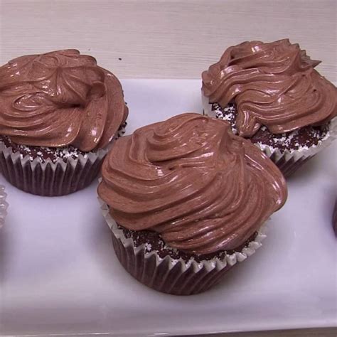Čokoládové a vanilkové cupcakes