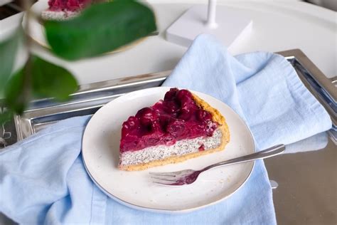 Makovo-višňový cheesecake s citrónom