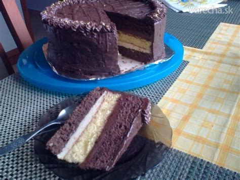 Základná vanilková torta pred zdobením