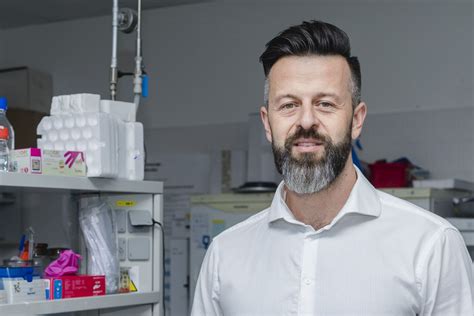 Portrét Doc. PharmDr. Andrey Gažovej, PhD.