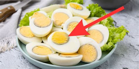 Zelený okraj okolo žĺtka