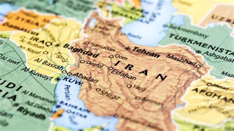 Mapa Iránu s vyznačenými strategickými bodmi