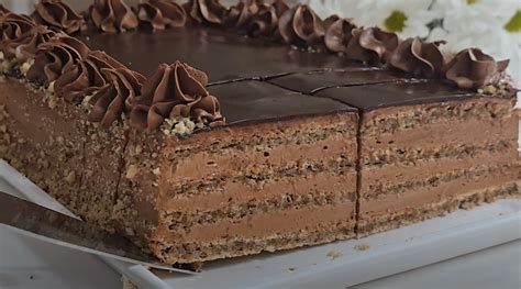 Orechová torta s krémom