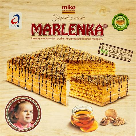 Vegánska Marlenka s ovocným zdobením