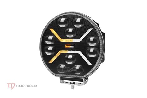 Automobil s LED denným svietením