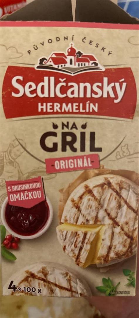 Hermelín a brusnicová omáčka na toustovom chlebe