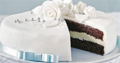 Torta s princeznou zdobená fondánom