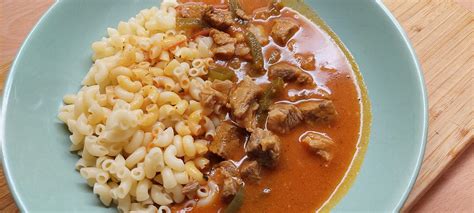 One-pot varenie hovädzieho mäsa s cestovinou