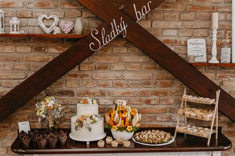 Sladký bar s rôznorodými dezertmi