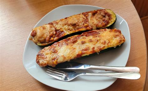 Zapekané hokkaido lodičky s mäsovo-bulgurovou plnkou