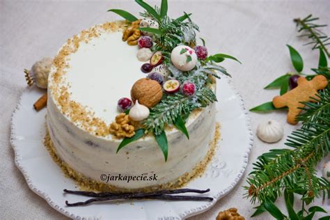 Nádherne ozdobená torta Štedrák s vianočným motívom