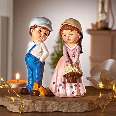 Detail patinovanej jedlej figúrky