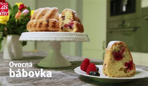 upečená bábovka vo forme