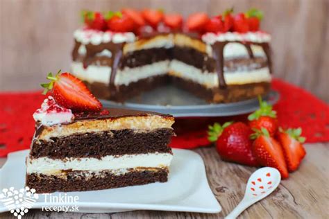 Tvarohovo-čokoládová torta so šípkovým džemom